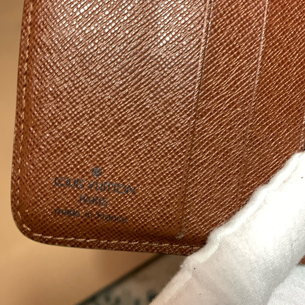SOLD - Authentic LOUIS VUITTON Compact Zip Bi-Fold Monogram Wallet - Picture 6 of 15